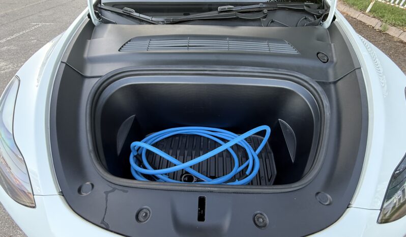 
								TESLA Model Y full									