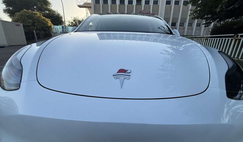 
								TESLA Model Y full									